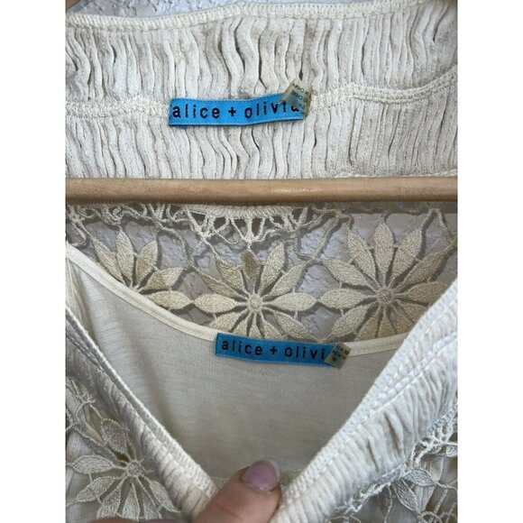 ALICE + Olivia Boho Crochet Top Fringe Built in Bra Size Small Y1 - Picture 9 of 9